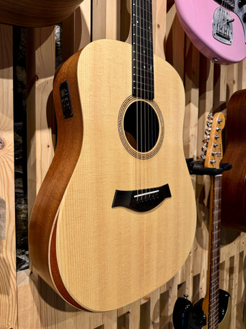 Taylor Academy 10e Electro Acoustic (Preloved)